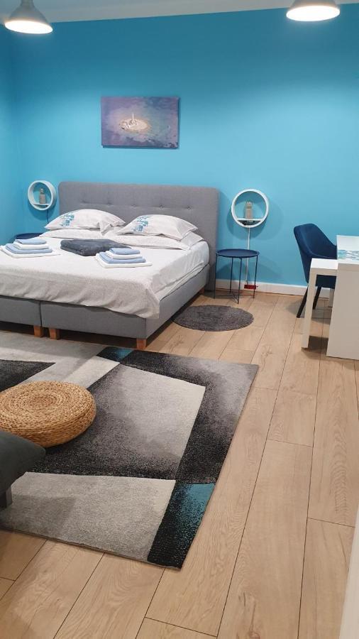 Holiday Home Blue Door In PUY מראה חיצוני תמונה
