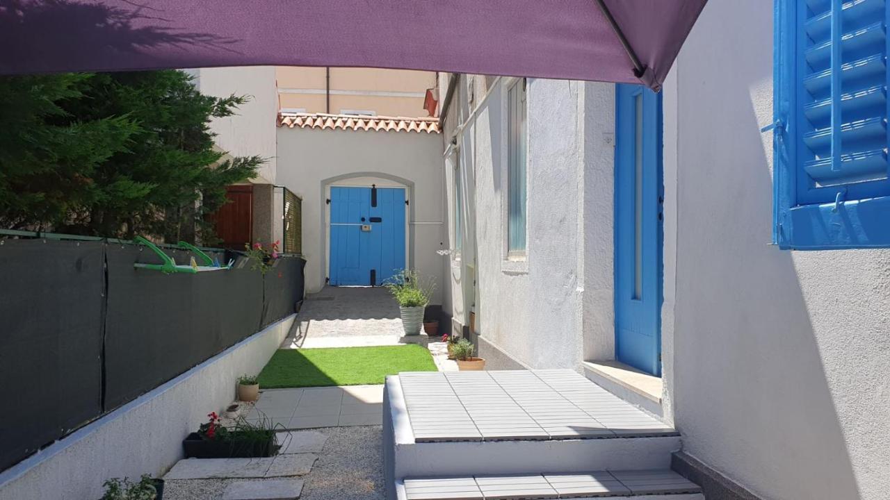 Holiday Home Blue Door In PUY מראה חיצוני תמונה