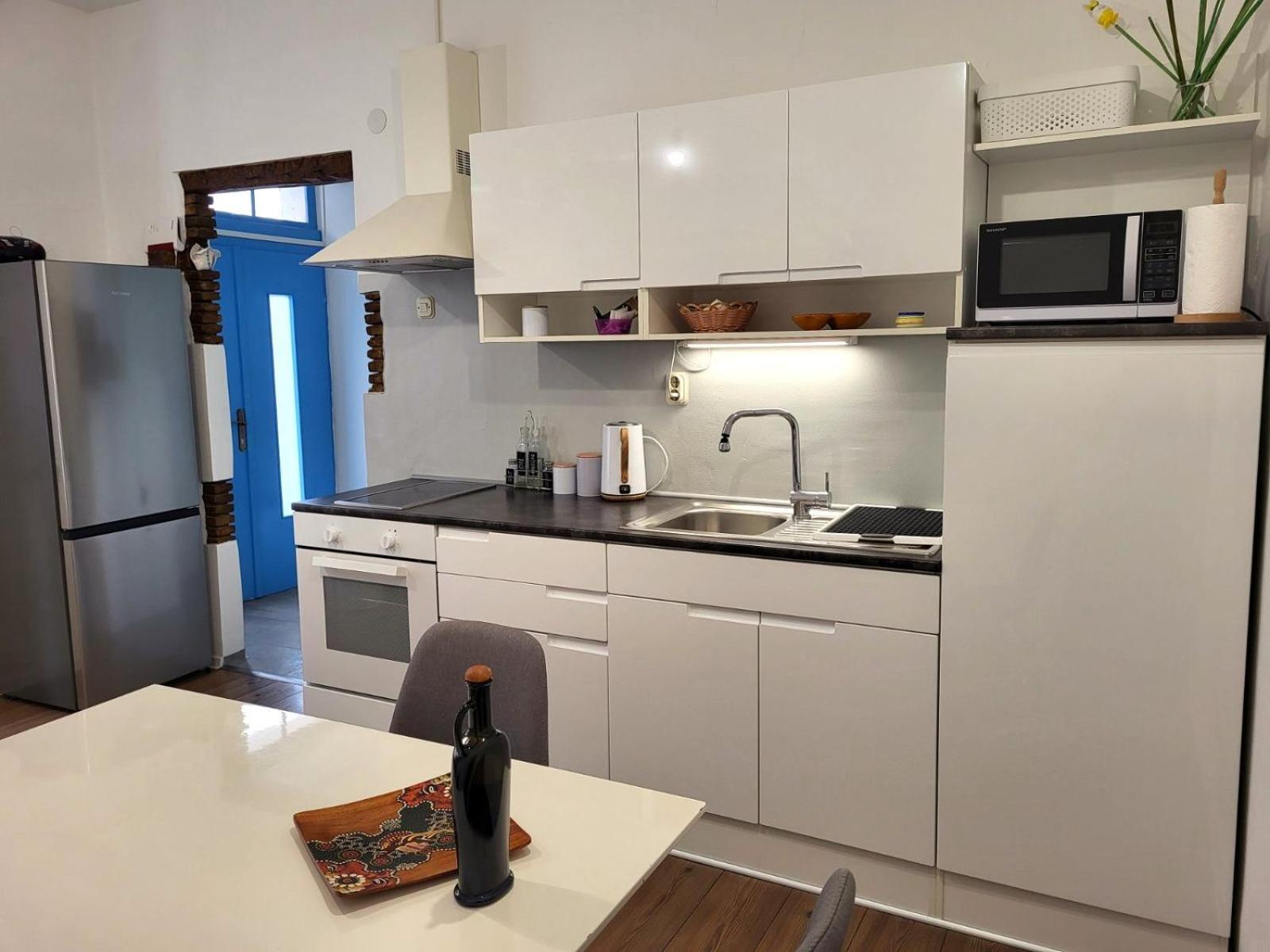 Holiday Home Blue Door In PUY מראה חיצוני תמונה