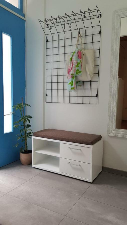 Holiday Home Blue Door In PUY מראה חיצוני תמונה