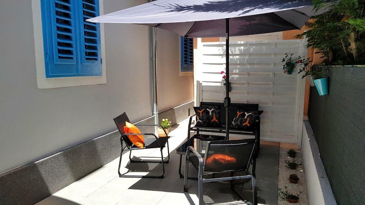 Holiday Home Blue Door In PUY מראה חיצוני תמונה