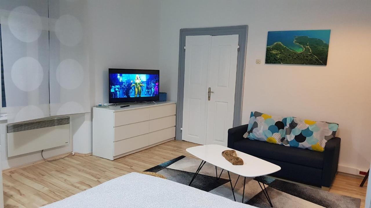 Holiday Home Blue Door In PUY מראה חיצוני תמונה