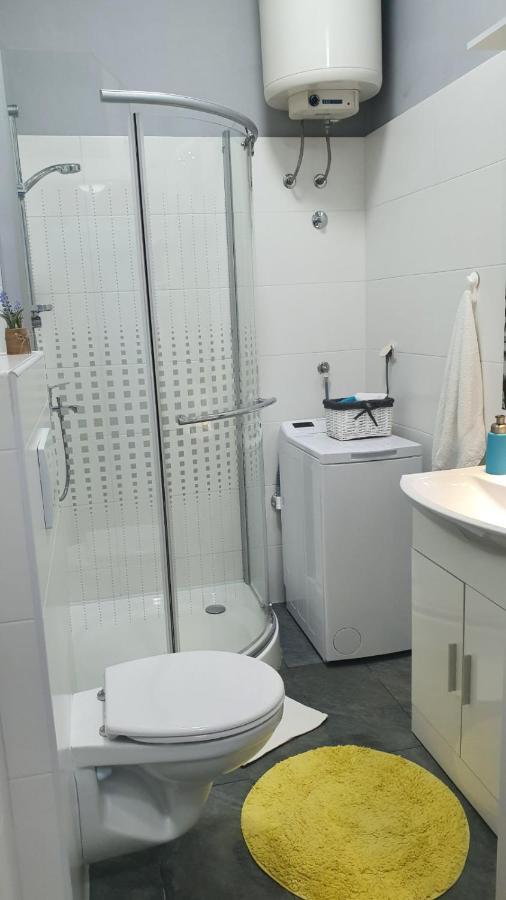 Holiday Home Blue Door In PUY מראה חיצוני תמונה
